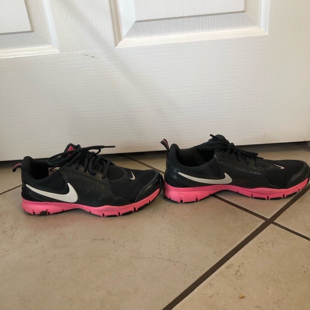 Nike Tennis Shoes